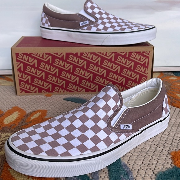 Vans Men’s Classic Slip-On
Color Theory Checkerboard
VN000BVZC9|
Sneakers - Picture 2 of 16